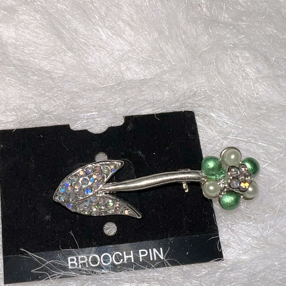 Rhinestone Flower brooch